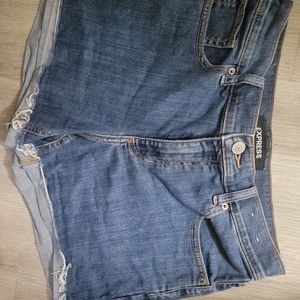 Women's stretch mid waist rise Express size 6 jean shorts never worn